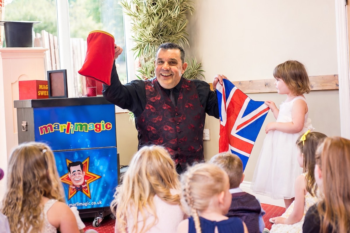 Marli the Magician performing at a children's party in Kent